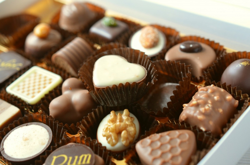 chocolaterie-PUGET ROSTANG-min_chocolates_food_candy_calories_nibble_chocolate_heart-782043